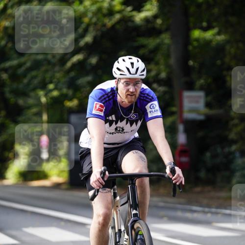 14.09.2025 - Stadtparktriathlon Michael Burmester http://msf.ph/oto/8911306 14.09.2025 11:05:12 Radfahren 833, 835, 836, 841, 852, 853, 867, 891, 919 meine-sportfotos.de