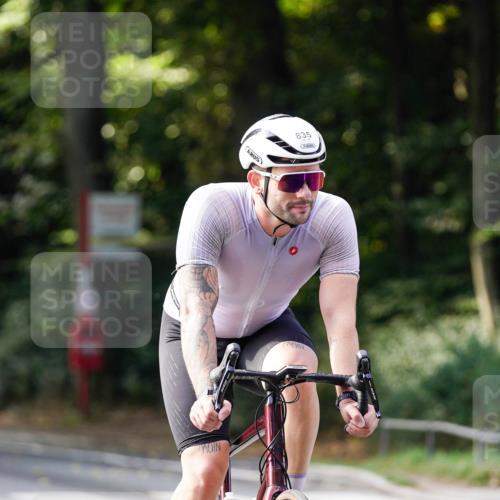 14.09.2025 - Stadtparktriathlon Michael Burmester http://msf.ph/oto/8911315 14.09.2025 11:05:20 Radfahren 827, 835, 836, 841, 846, 853, 855, 898 meine-sportfotos.de