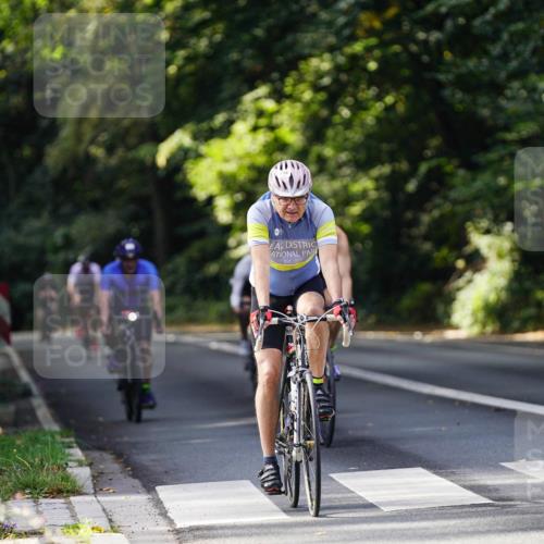 14.09.2025 - Stadtparktriathlon Michael Burmester http://msf.ph/oto/8911335 14.09.2025 11:05:49 Radfahren 727, 743, 744, 750, 756, 759, 799, 804, 859, 861 meine-sportfotos.de