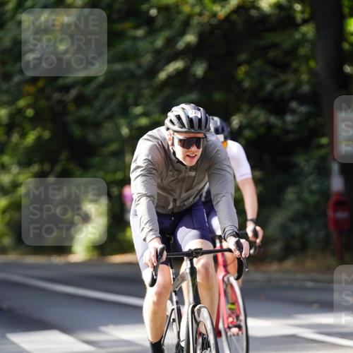 14.09.2025 - Stadtparktriathlon Michael Burmester http://msf.ph/oto/8911346 14.09.2025 11:05:56 Radfahren 727, 743, 744, 750, 756, 759, 799, 804, 848, 897 meine-sportfotos.de