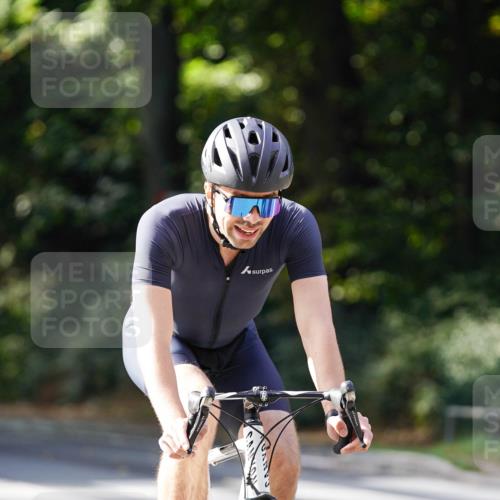 14.09.2025 - Stadtparktriathlon Michael Burmester http://msf.ph/oto/8911348 14.09.2025 11:06:03 Radfahren 679, 743, 848, 897 meine-sportfotos.de