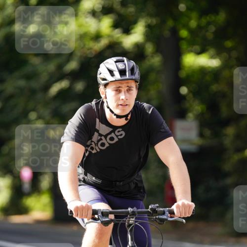 14.09.2025 - Stadtparktriathlon Michael Burmester http://msf.ph/oto/8911351 14.09.2025 11:06:21 Radfahren 791, 800, 873, 889, 917 meine-sportfotos.de