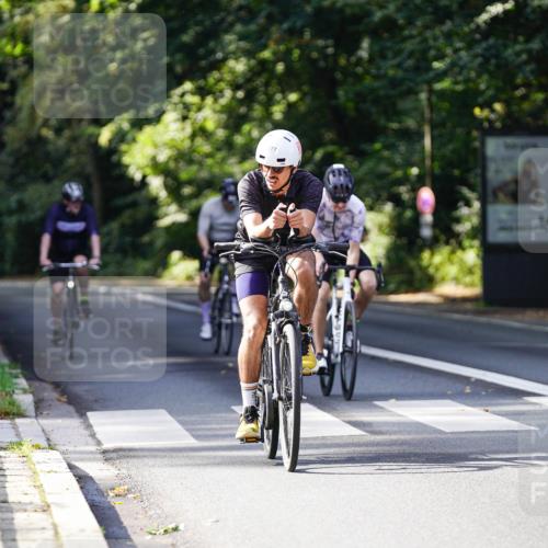 14.09.2025 - Stadtparktriathlon Michael Burmester http://msf.ph/oto/8911360 14.09.2025 11:06:34 Radfahren 748, 777, 816, 820 meine-sportfotos.de