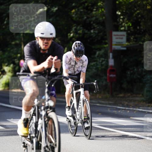 14.09.2025 - Stadtparktriathlon Michael Burmester http://msf.ph/oto/8911362 14.09.2025 11:06:35 Radfahren 748, 777, 816, 820 meine-sportfotos.de