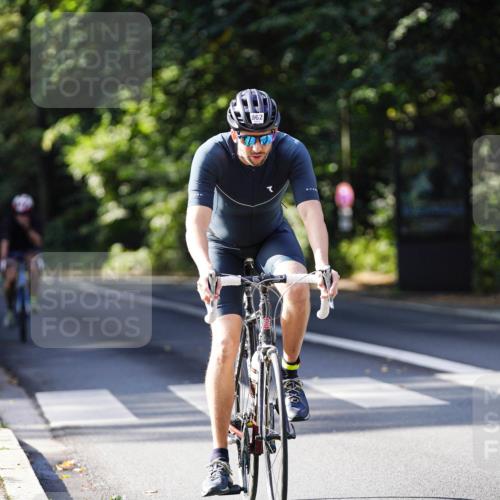 14.09.2025 - Stadtparktriathlon Michael Burmester http://msf.ph/oto/8911367 14.09.2025 11:06:44 Radfahren 775, 816, 820, 862 meine-sportfotos.de