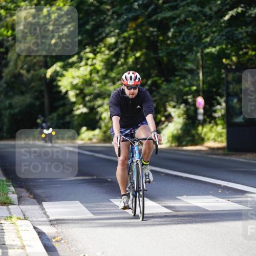 14.09.2025 - Stadtparktriathlon Michael Burmester http://msf.ph/oto/8911369 14.09.2025 11:06:46 Radfahren 775, 862 meine-sportfotos.de
