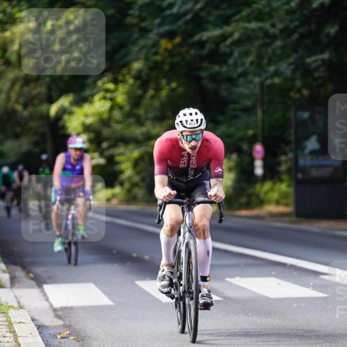 14.09.2025 - Stadtparktriathlon Michael Burmester http://msf.ph/oto/8911383 14.09.2025 11:07:12 Radfahren 739, 785, 825, 838, 865, 886, 920 meine-sportfotos.de