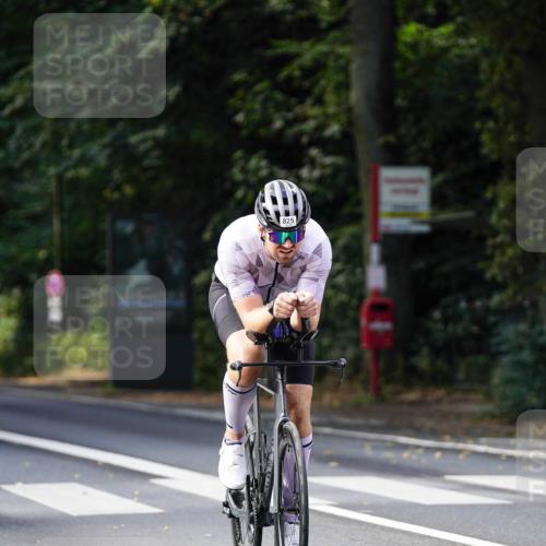 14.09.2025 - Stadtparktriathlon Michael Burmester http://msf.ph/oto/8911385 14.09.2025 11:07:13 Radfahren 739, 785, 825, 838, 865, 886, 920 meine-sportfotos.de