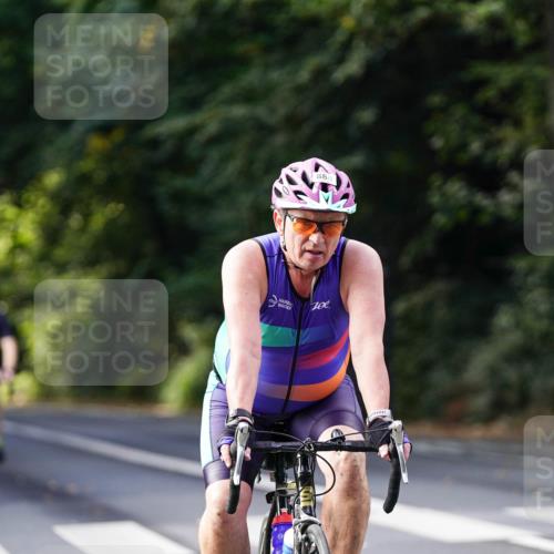 14.09.2025 - Stadtparktriathlon Michael Burmester http://msf.ph/oto/8911388 14.09.2025 11:07:14 Radfahren 739, 785, 825, 838, 865, 886, 920 meine-sportfotos.de