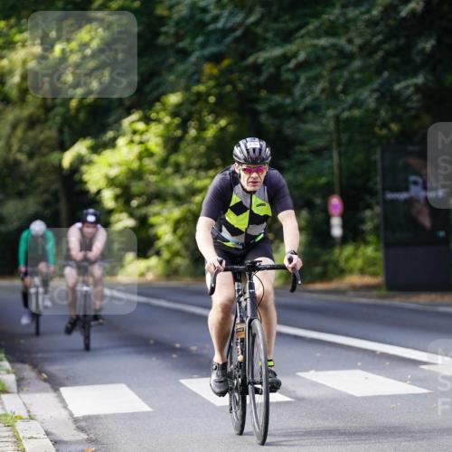 14.09.2025 - Stadtparktriathlon Michael Burmester http://msf.ph/oto/8911389 14.09.2025 11:07:16 Radfahren 739, 785, 825, 838, 865, 886 meine-sportfotos.de