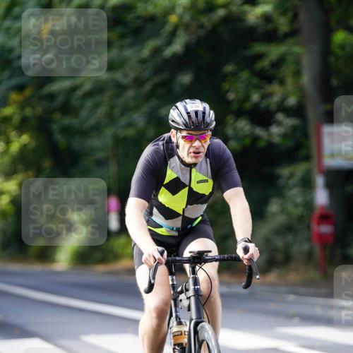 14.09.2025 - Stadtparktriathlon Michael Burmester http://msf.ph/oto/8911390 14.09.2025 11:07:16 Radfahren 739, 785, 825, 838, 865, 886 meine-sportfotos.de