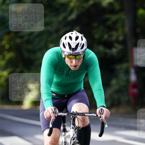 14.09.2025 - Stadtparktriathlon Michael Burmester http://msf.ph/oto/8911395 14.09.2025 11:07:20 Radfahren 739, 785, 838, 871, 886 meine-sportfotos.de