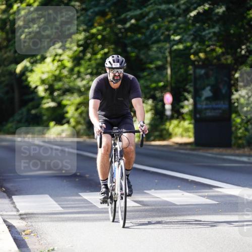 14.09.2025 - Stadtparktriathlon Michael Burmester http://msf.ph/oto/8911401 14.09.2025 11:07:39 Radfahren 723, 821 meine-sportfotos.de