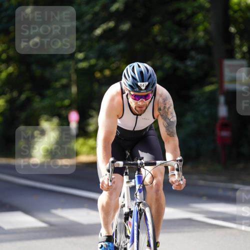 14.09.2025 - Stadtparktriathlon Michael Burmester http://msf.ph/oto/8911409 14.09.2025 11:07:54 Radfahren 829, 847, 858, 870, 893, 921 meine-sportfotos.de