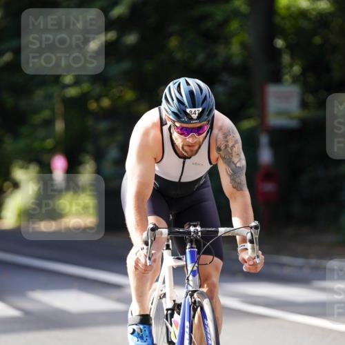 14.09.2025 - Stadtparktriathlon Michael Burmester http://msf.ph/oto/8911410 14.09.2025 11:07:54 Radfahren 829, 847, 858, 870, 893, 921 meine-sportfotos.de
