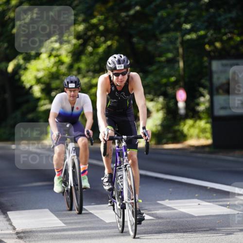 14.09.2025 - Stadtparktriathlon Michael Burmester http://msf.ph/oto/8911413 14.09.2025 11:07:58 Radfahren 829, 847, 858, 894, 921 meine-sportfotos.de