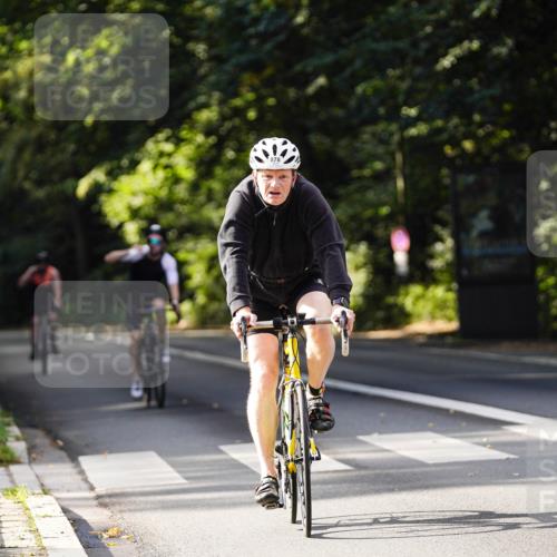 14.09.2025 - Stadtparktriathlon Michael Burmester http://msf.ph/oto/8911427 14.09.2025 11:08:20 Radfahren 758, 839, 878, 892, 915, 918 meine-sportfotos.de