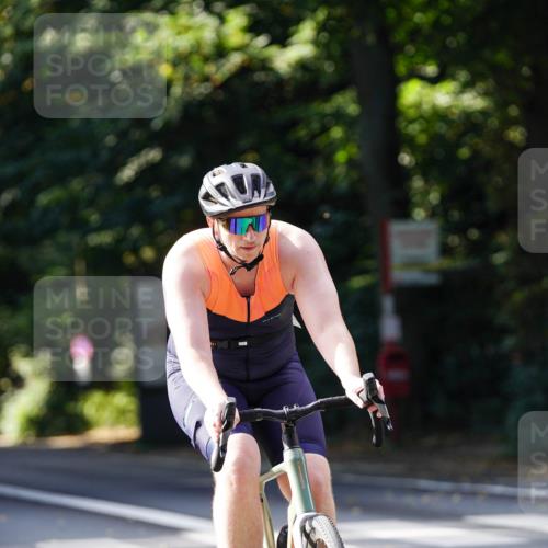 14.09.2025 - Stadtparktriathlon Michael Burmester http://msf.ph/oto/8911432 14.09.2025 11:08:26 Radfahren 758, 839, 878 meine-sportfotos.de