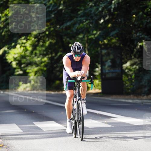 14.09.2025 - Stadtparktriathlon Michael Burmester http://msf.ph/oto/8911434 14.09.2025 11:08:35 Radfahren 842, 880, 901 meine-sportfotos.de