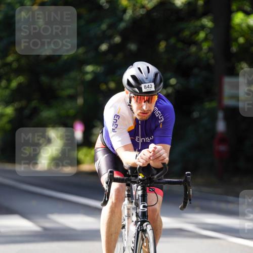 14.09.2025 - Stadtparktriathlon Michael Burmester http://msf.ph/oto/8911441 14.09.2025 11:08:44 Radfahren 766, 842, 880, 895 meine-sportfotos.de