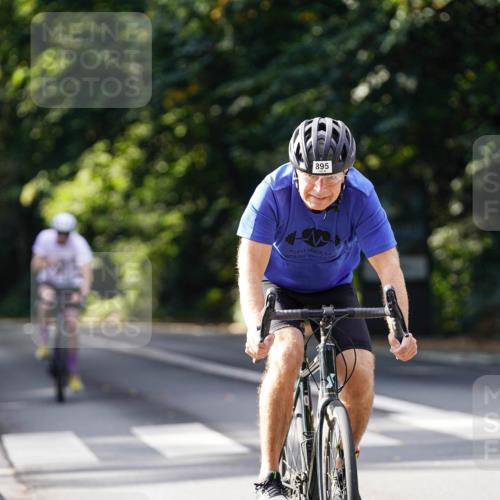 14.09.2025 - Stadtparktriathlon Michael Burmester http://msf.ph/oto/8911448 14.09.2025 11:08:51 Radfahren 766, 808, 875, 876, 895 meine-sportfotos.de