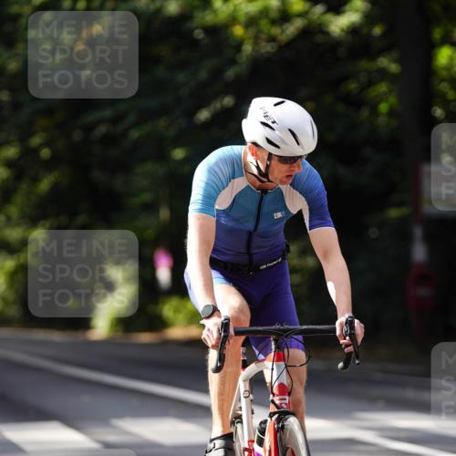 14.09.2025 - Stadtparktriathlon Michael Burmester http://msf.ph/oto/8911462 14.09.2025 11:09:01 Radfahren 787, 843, 875, 876 meine-sportfotos.de