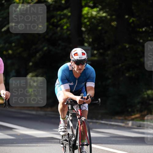 14.09.2025 - Stadtparktriathlon Michael Burmester http://msf.ph/oto/8911472 14.09.2025 11:09:30 Radfahren 729, 736, 780, 815, 851, 900 meine-sportfotos.de