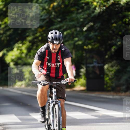 14.09.2025 - Stadtparktriathlon Michael Burmester http://msf.ph/oto/8911496 14.09.2025 11:10:06 Radfahren 762, 779, 797, 806, 888 meine-sportfotos.de