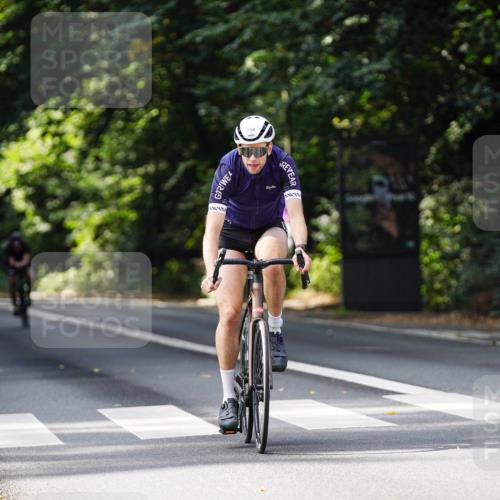 14.09.2025 - Stadtparktriathlon Michael Burmester http://msf.ph/oto/8911538 14.09.2025 11:11:56 Radfahren 754, 765, 771, 778, 826, 852, 919 meine-sportfotos.de