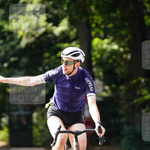 14.09.2025 - Stadtparktriathlon Michael Burmester http://msf.ph/oto/8911539 14.09.2025 11:11:57 Radfahren 754, 755, 765, 771, 778, 802, 826, 852, 919 meine-sportfotos.de