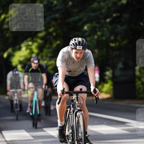 14.09.2025 - Stadtparktriathlon Michael Burmester http://msf.ph/oto/8911543 14.09.2025 11:12:03 Radfahren 754, 755, 765, 771, 802, 852, 905, 919 meine-sportfotos.de