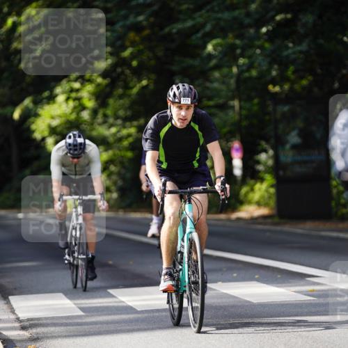 14.09.2025 - Stadtparktriathlon Michael Burmester http://msf.ph/oto/8911544 14.09.2025 11:12:04 Radfahren 755, 765, 771, 802, 852, 905, 919 meine-sportfotos.de