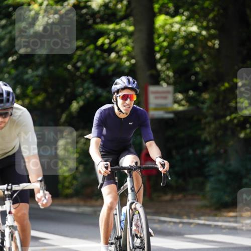 14.09.2025 - Stadtparktriathlon Michael Burmester http://msf.ph/oto/8911546 14.09.2025 11:12:05 Radfahren 755, 765, 771, 802, 852, 905, 919 meine-sportfotos.de