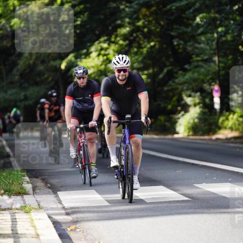 14.09.2025 - Stadtparktriathlon Michael Burmester http://msf.ph/oto/8911551 14.09.2025 11:12:12 Radfahren 734, 774, 801, 803, 835, 905 meine-sportfotos.de