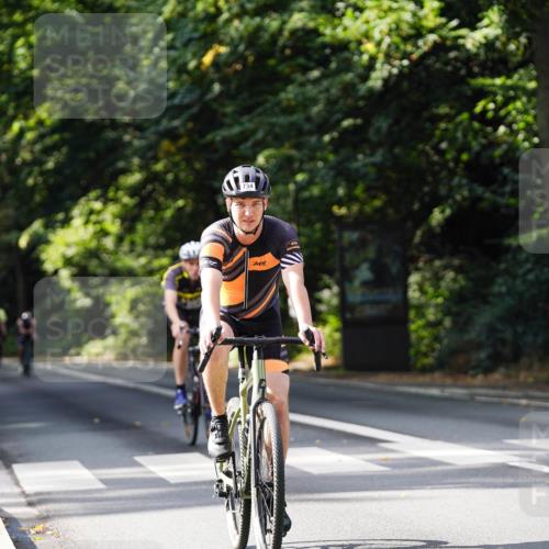 14.09.2025 - Stadtparktriathlon Michael Burmester http://msf.ph/oto/8911556 14.09.2025 11:12:17 Radfahren 734, 746, 774, 801, 803, 807, 835, 846, 905 meine-sportfotos.de