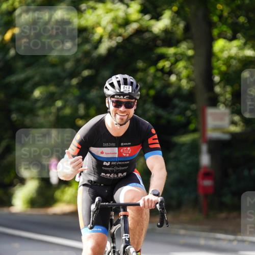 14.09.2025 - Stadtparktriathlon Michael Burmester http://msf.ph/oto/8911566 14.09.2025 11:12:27 Radfahren 746, 807, 818, 836, 846, 898 meine-sportfotos.de