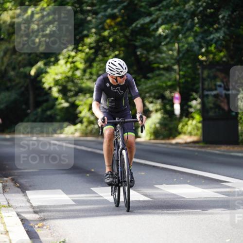 14.09.2025 - Stadtparktriathlon Michael Burmester http://msf.ph/oto/8911578 14.09.2025 11:12:54 Radfahren 853, 872 meine-sportfotos.de