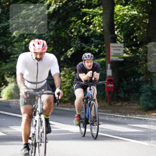 14.09.2025 - Stadtparktriathlon Michael Burmester http://msf.ph/oto/8911599 14.09.2025 11:13:24 Radfahren 776, 825, 828, 857, 897, 973 meine-sportfotos.de