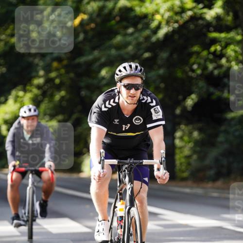 14.09.2025 - Stadtparktriathlon Michael Burmester http://msf.ph/oto/8911601 14.09.2025 11:13:25 Radfahren 776, 825, 828, 857, 897, 973 meine-sportfotos.de