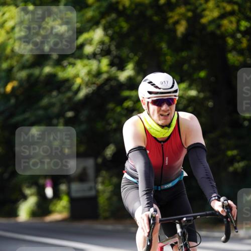 14.09.2025 - Stadtparktriathlon Michael Burmester http://msf.ph/oto/8911607 14.09.2025 11:13:35 Radfahren 825, 848, 889, 917 meine-sportfotos.de