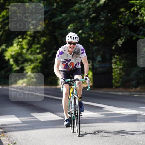 14.09.2025 - Stadtparktriathlon Michael Burmester http://msf.ph/oto/8911613 14.09.2025 11:13:53 Radfahren 838, 855 meine-sportfotos.de