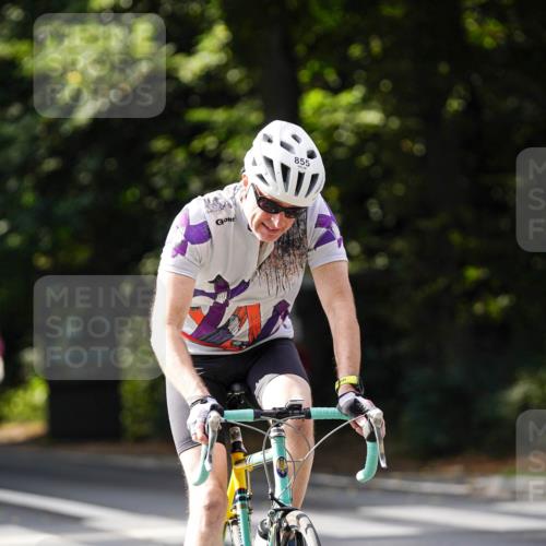 14.09.2025 - Stadtparktriathlon Michael Burmester http://msf.ph/oto/8911614 14.09.2025 11:13:54 Radfahren 838, 855 meine-sportfotos.de
