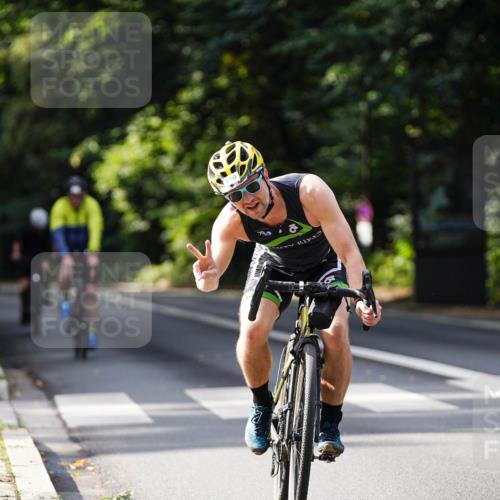 14.09.2025 - Stadtparktriathlon Michael Burmester http://msf.ph/oto/8911620 14.09.2025 11:14:06 Radfahren 744, 796, 824, 850, 873 meine-sportfotos.de
