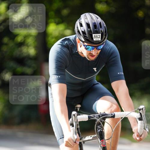 14.09.2025 - Stadtparktriathlon Michael Burmester http://msf.ph/oto/8911640 14.09.2025 11:14:41 Radfahren 862, 871 meine-sportfotos.de