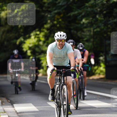 14.09.2025 - Stadtparktriathlon Michael Burmester http://msf.ph/oto/8911663 14.09.2025 11:15:32 Radfahren 756, 777, 816, 829, 837, 880, 892, 901 meine-sportfotos.de