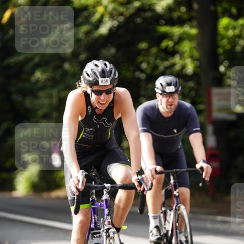 14.09.2025 - Stadtparktriathlon Michael Burmester http://msf.ph/oto/8911669 14.09.2025 11:15:44 Radfahren 739, 858, 875, 893, 918 meine-sportfotos.de