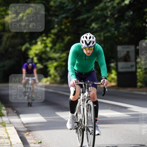 14.09.2025 - Stadtparktriathlon Michael Burmester http://msf.ph/oto/8911674 14.09.2025 11:15:50 Radfahren 739, 858, 875, 893, 918 meine-sportfotos.de