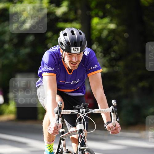 14.09.2025 - Stadtparktriathlon Michael Burmester http://msf.ph/oto/8911676 14.09.2025 11:15:53 Radfahren 739, 875, 893 meine-sportfotos.de