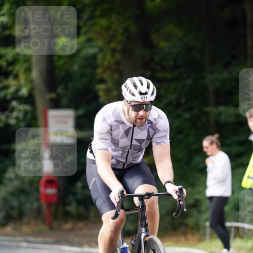 14.09.2025 - Stadtparktriathlon Michael Burmester http://msf.ph/oto/8911691 14.09.2025 11:16:22 Radfahren 655, 808, 831, 851, 876, 895, 943, 968 meine-sportfotos.de
