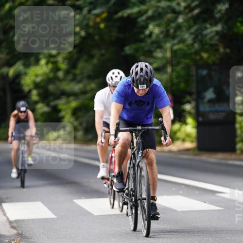 14.09.2025 - Stadtparktriathlon Michael Burmester http://msf.ph/oto/8911693 14.09.2025 11:16:27 Radfahren 808, 831, 876, 895, 968 meine-sportfotos.de